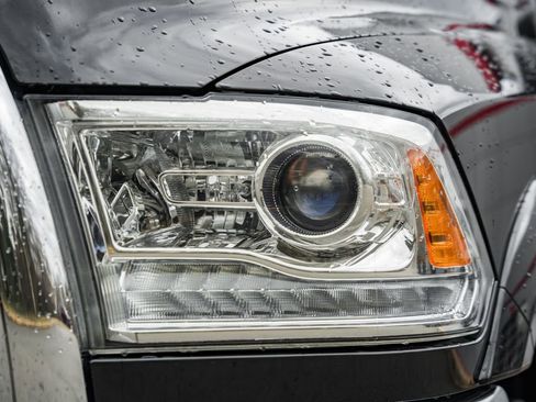 Used 2018 RAM 3500 Laramie Longhorn image 17