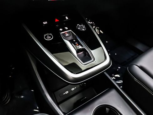 Used 2025 Audi Q4 e-tron Premium Plus w/ Premium Plus image 7