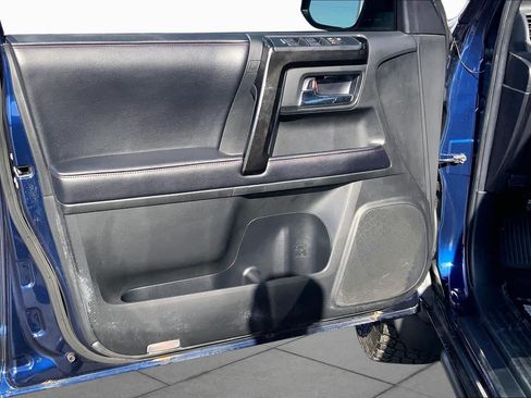 Used 2019 Toyota 4Runner TRD Off-Road Premium AWD/4WD image 22