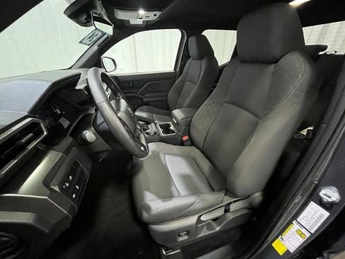 Certified 2024 Toyota Tacoma SR5 AWD/4WD image 10
