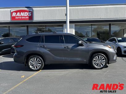 Used 2025 Toyota Highlander Platinum