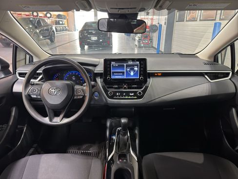 Used 2022 Toyota Corolla LE FWD image 12