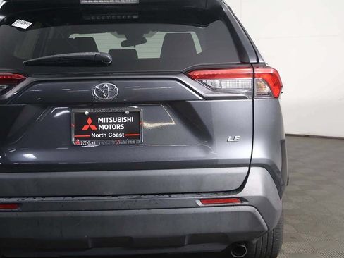 Used 2020 Toyota RAV4 LE FWD image 13