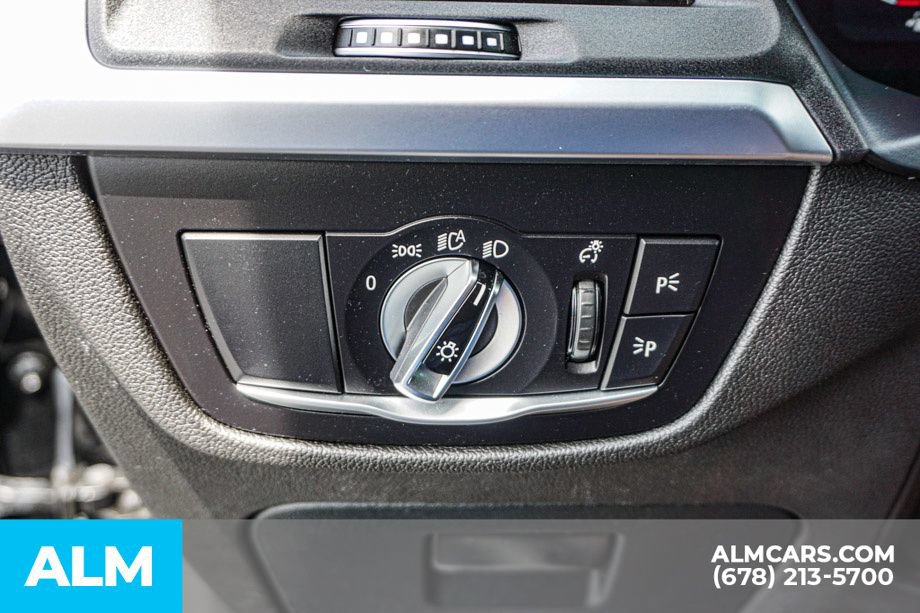 Used 2025 BMW X4 xDrive30i AWD/4WD image 45