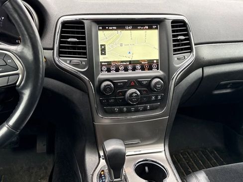 Used 2018 Jeep Grand Cherokee Altitude image 20