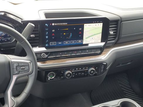 Used 2024 Chevrolet Silverado 1500 LT AWD/4WD image 28