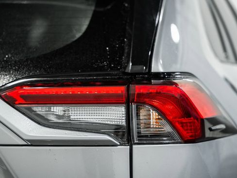 Used 2025 Toyota RAV4 XLE image 6