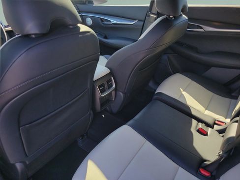 Used 2025 INFINITI QX55 Essential image 28