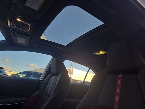 Certified 2025 Toyota Corolla SE image 17