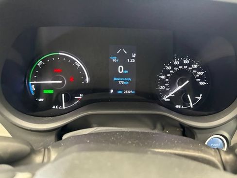 Certified 2023 Toyota Sienna XLE FWD image 20