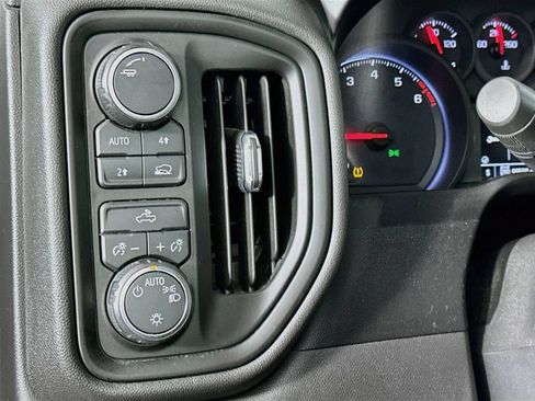 Used 2019 Chevrolet Silverado 1500 Custom w/ Custom Value Package AWD/4WD image 11