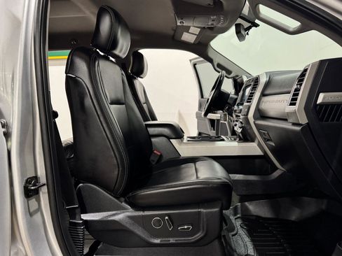 Used 2017 Ford F250 Lariat w/ Chrome Package image 13
