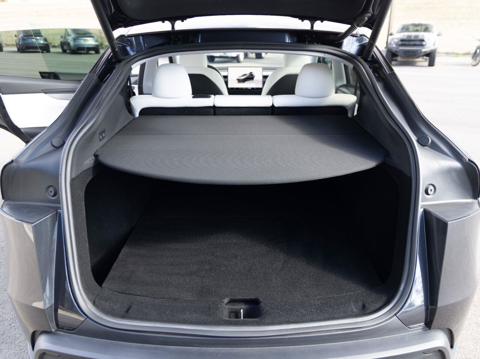 Used 2026 Tesla Model Y AWD image 16