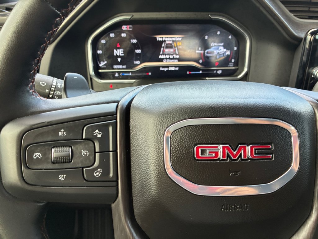 Used 2024 GMC Sierra 1500 AT4 w/ Technology Package AWD/4WD image 11