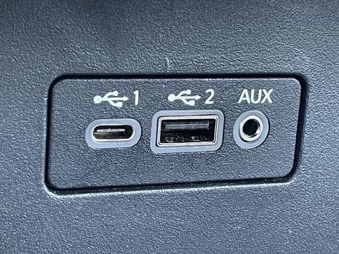 Used 2025 Nissan Altima 2.5 SV FWD image 19