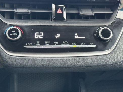 Used 2020 Toyota Corolla LE image 20