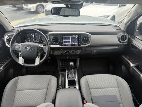 Used 2020 Toyota Tacoma SR5 image 19