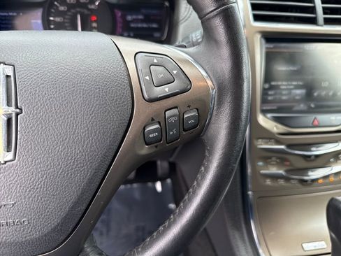 Used 2013 Lincoln MKX FWD image 16