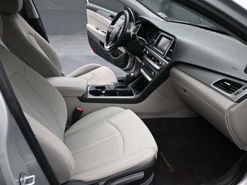 Used 2019 Hyundai Sonata SEL w/ Cargo Package FWD image 13