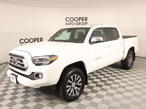 Used 2021 Toyota Tacoma Limited image 12