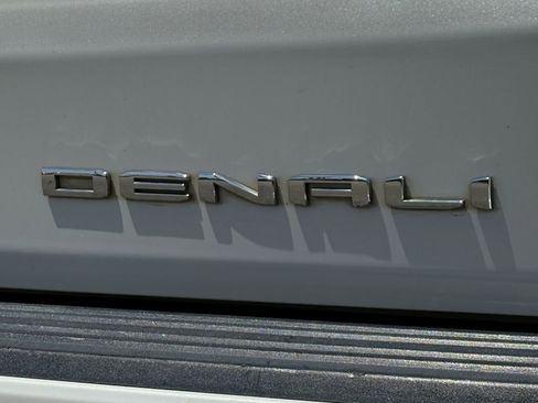 Used 2021 GMC Yukon Denali w/ Denali Ultimate Package AWD/4WD image 9