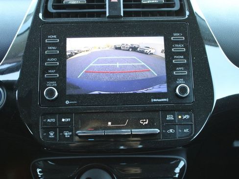 Used 2022 Toyota Prius L Eco image 19