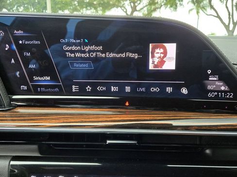 Used 2024 Cadillac Escalade Luxury image 12