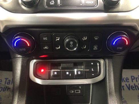 Used 2021 GMC Acadia SLT w/ Elevation Edition image 32