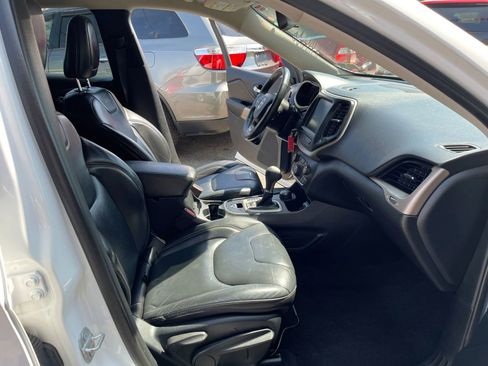 Used 2017 Jeep Cherokee Latitude w/ True North Edition image 25