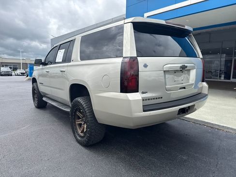 Used 2015 Chevrolet Suburban LT w/ Luxury Package AWD/4WD image 3
