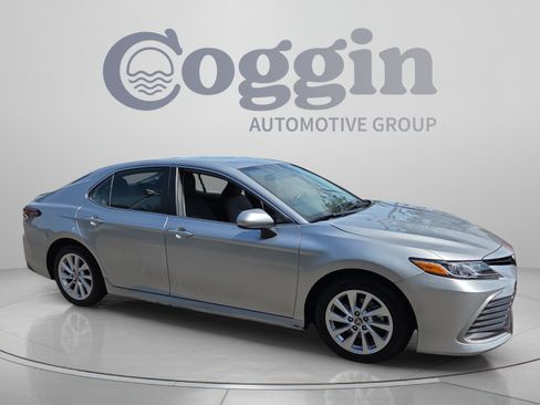 Used 2024 Toyota Camry LE FWD image 7