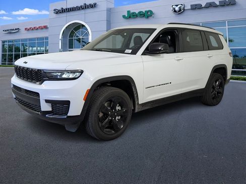 New 2025 Jeep Grand Cherokee L Laredo RWD image 4