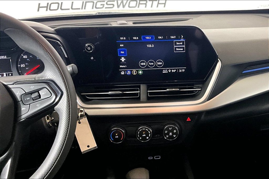 Used 2025 Chevrolet Trax LS FWD image 5