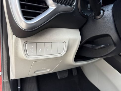 Used 2025 Kia Soul LX FWD image 14