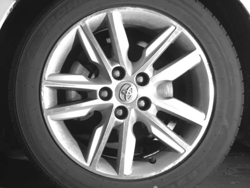 Used 2014 Toyota Avalon XLE Premium image 12