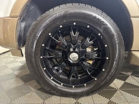 Used 2013 Ford Expedition EL XLT image 10