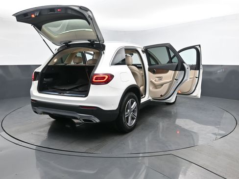 Used 2021 Mercedes-Benz GLC 300 GLC 300 w/ Premium Package image 30