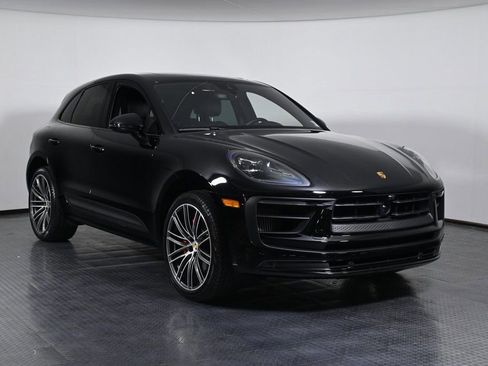 Certified 2025 Porsche Macan S image 9