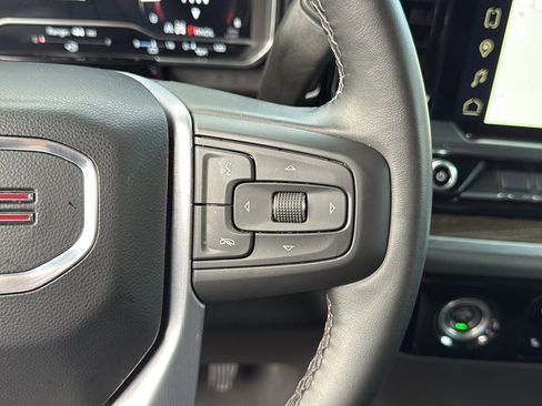 Used 2024 GMC Sierra 1500 Elevation image 17