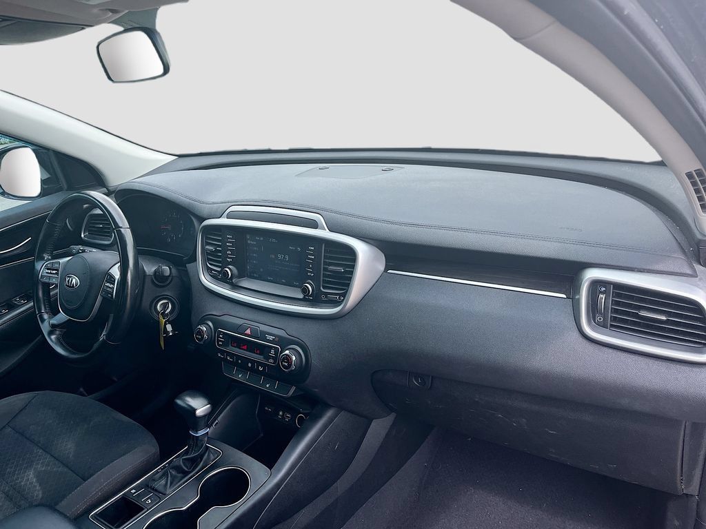 Used 2019 Kia Sorento S FWD image 28