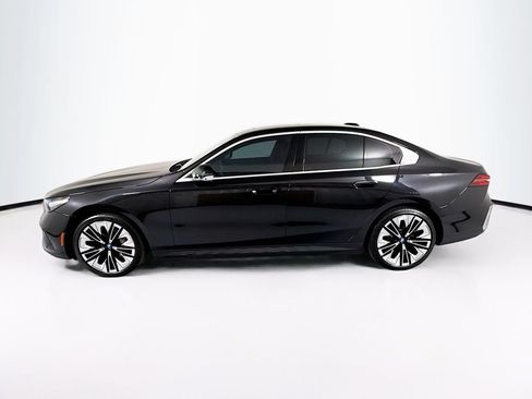 Used 2025 BMW i5 eDrive40i w/ Premium Package RWD image 8