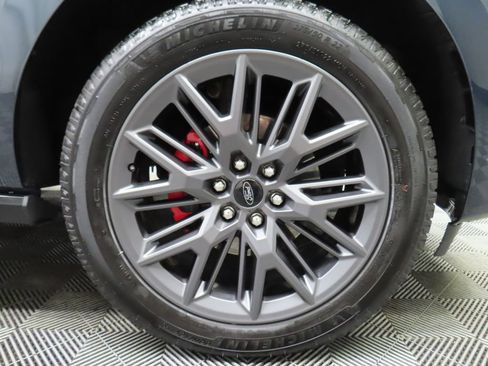 Used 2025 Ford Expedition Platinum w/ Stealth Performance Package AWD/4WD image 10