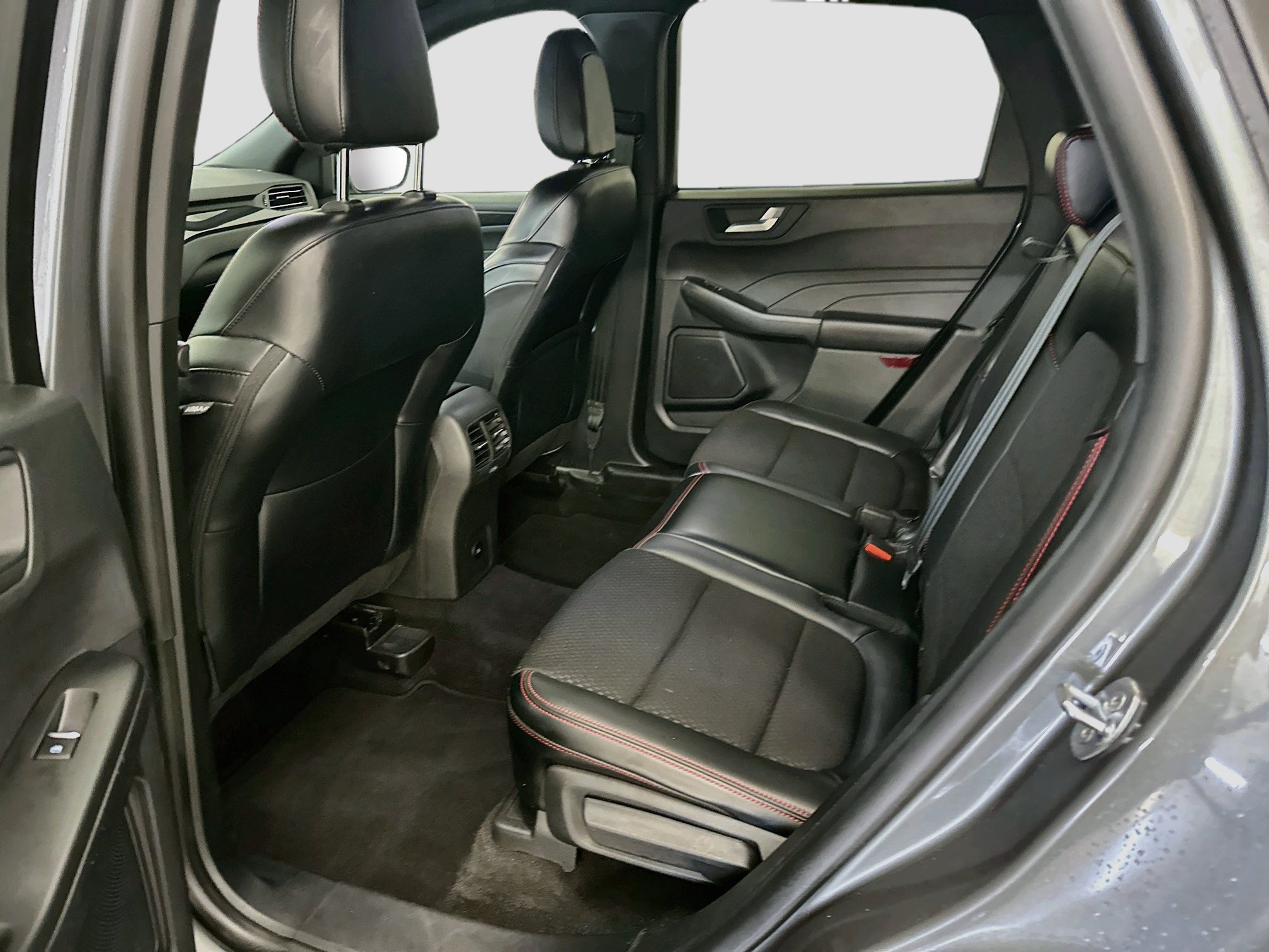 Used 2025 Ford Escape ST-Line AWD/4WD image 29