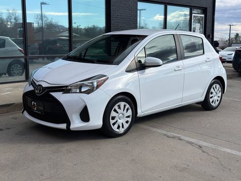 Used 2017 Toyota Yaris L image 18