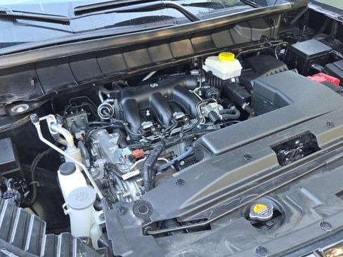 Used 2024 Nissan Pathfinder S FWD image 17
