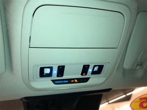 Used 2025 Ford Mustang Mach-E Premium image 25