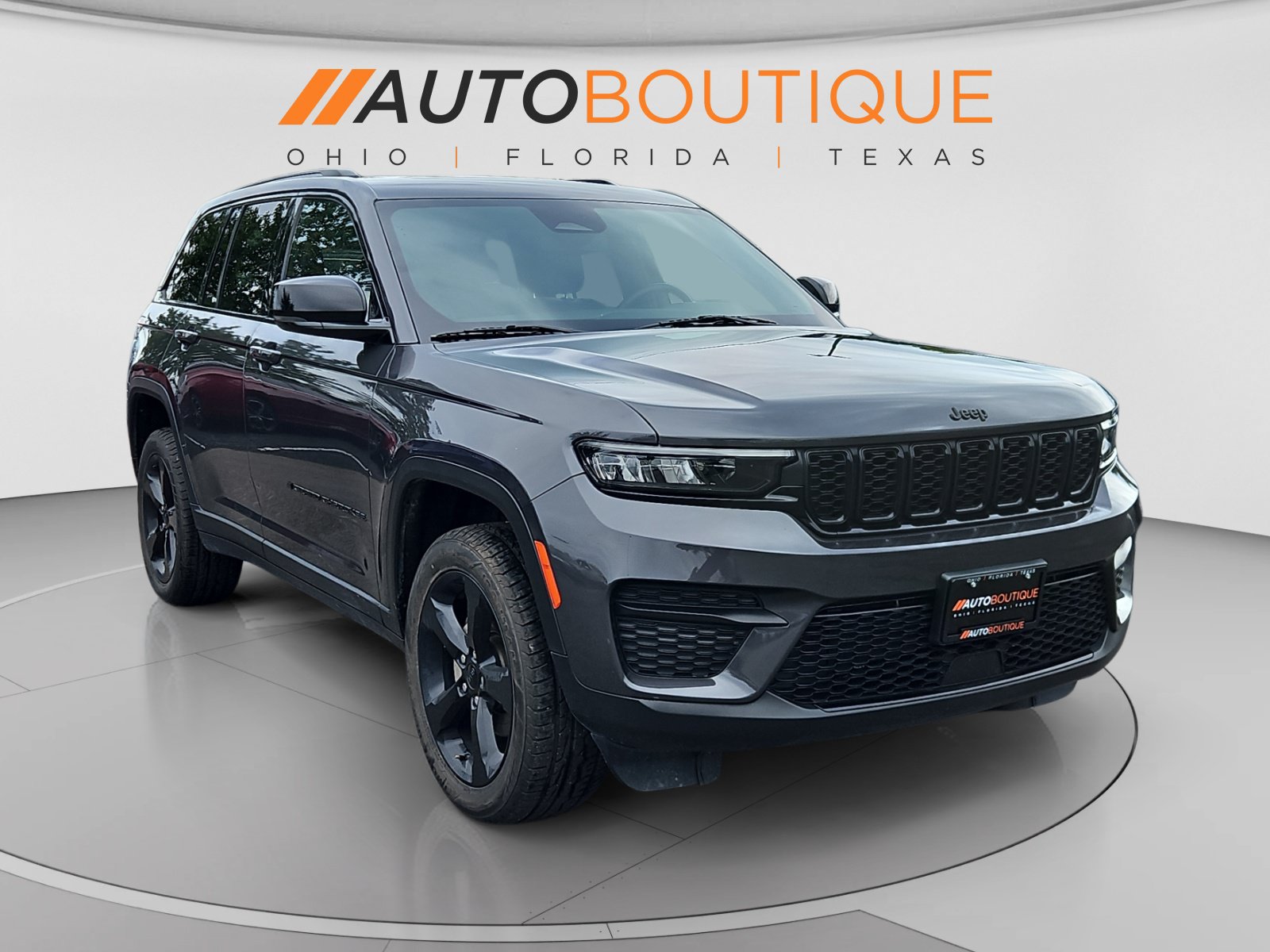 Used 2022 Jeep Grand Cherokee Altitude AWD/4WD image 7