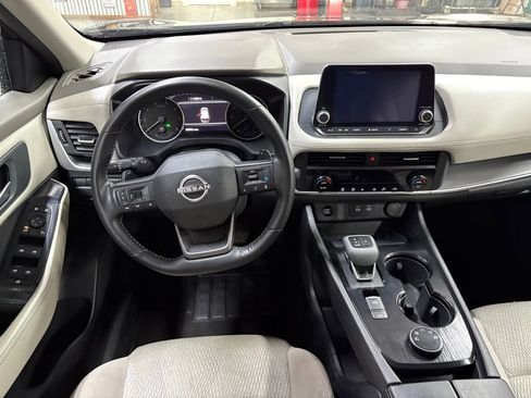Used 2025 Nissan Rogue SV AWD/4WD image 28