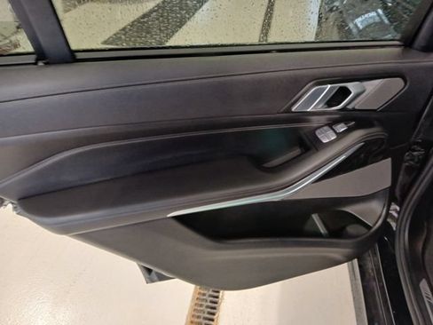 Used 2022 BMW X7 M50i w/ Luxury Seating Package AWD/4WD image 18