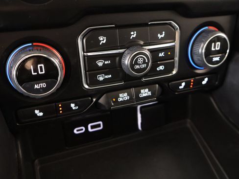 Used 2024 Chevrolet Tahoe RST w/ Luxury Package AWD/4WD image 8